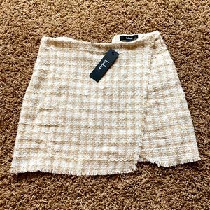 NWT Lulu’s mini skirt